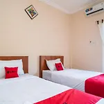 RedDoorz Plus Syariah At Lotus Hotel Bojonegoro